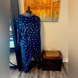 Plus size polkadot, PJ or velour lounge set size 3x.